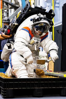 Луна на грани возможного: как NASA испытывает скафандры миссии Artemis III в условиях экстремального холода